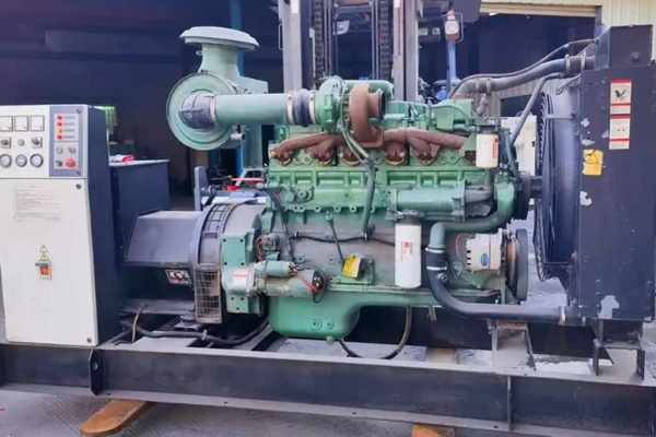 怎么從康明斯發(fā)電機(jī)組的機(jī)油壓力表看故障所在部位？